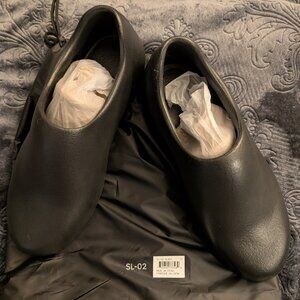 NEW Yeezy SL-02 Black SL 02 Black, 9 Size 9